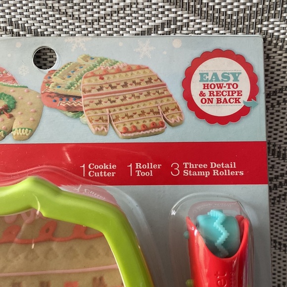 Sweet Creations ugly sweater cookie cutter - Picture 4 of 5